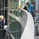Le Guide Alpine fanno provare le calate dall'ottavo piano